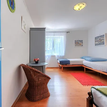 Nina By Interhome Pula