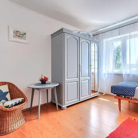Nina By Interhome Feriehus Pula