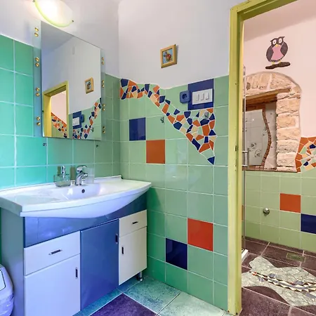 Будинок відпочинку Nina By Interhome Пула
